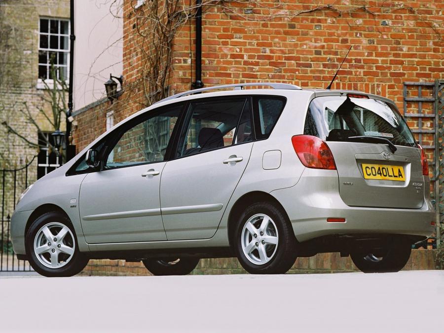  Toyota Corolla Verso 2001 года  (UK) (фото 7 из 9)